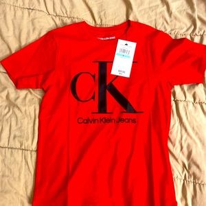 Calvin Klein boys T-shirt size 5